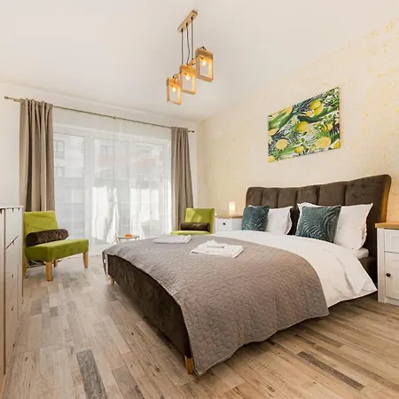 Topaz Apartment *