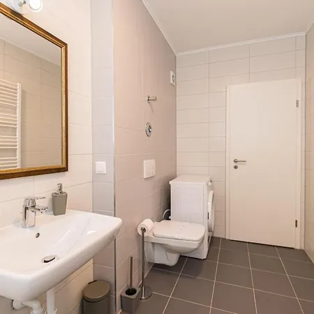Topaz Apartment